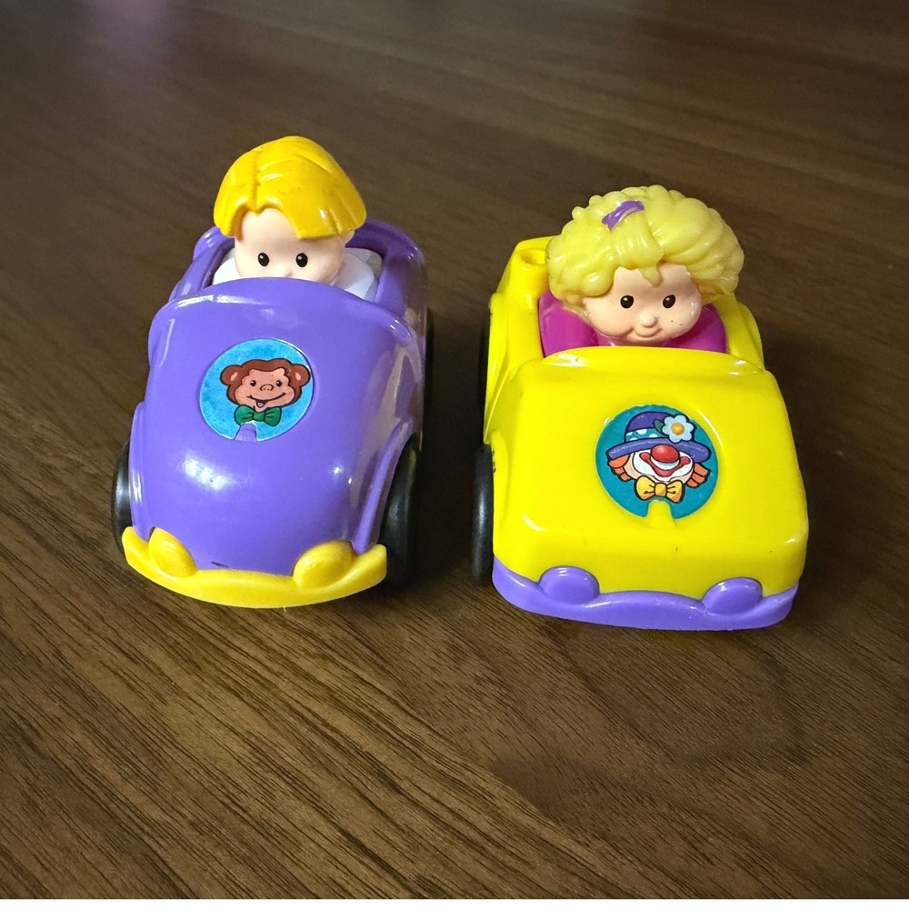 Fisher Price Little People Wheelies Boy Girl Purple Yellow Cars